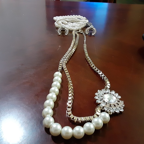 Jewerly - Picture 2 of 5